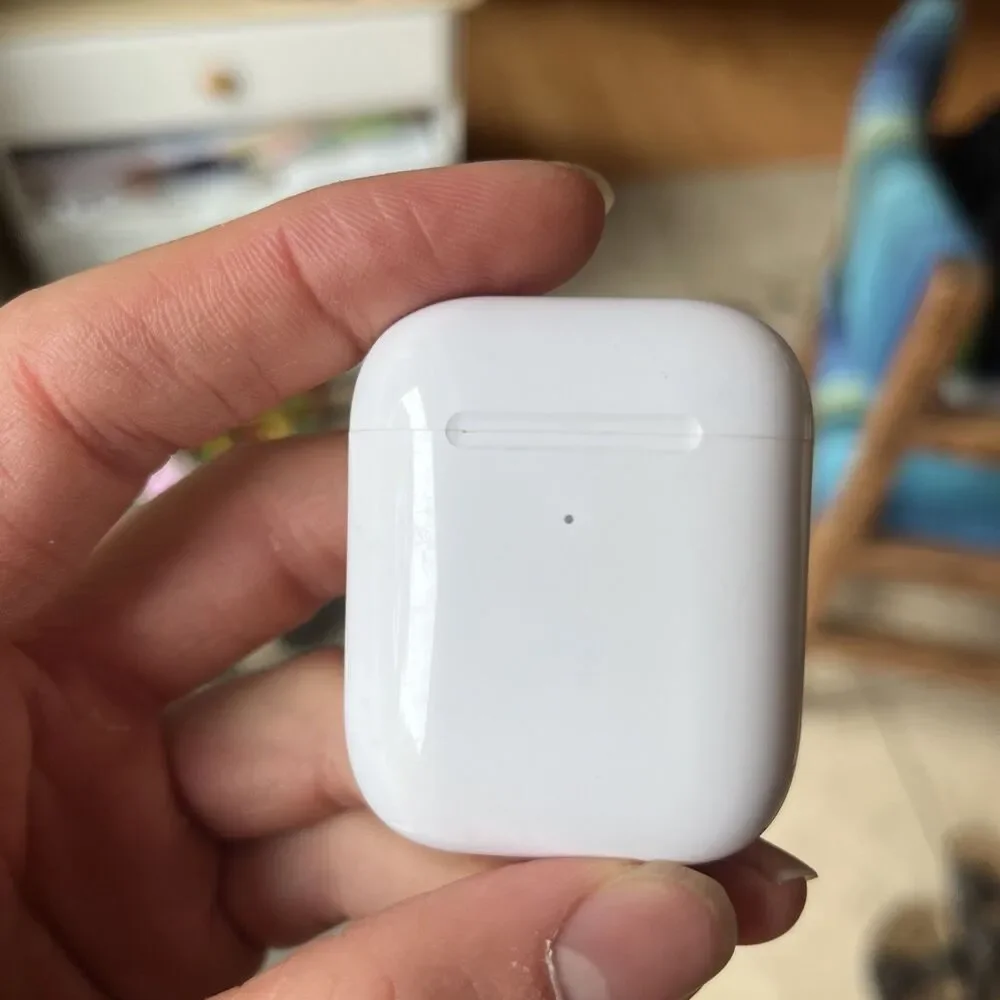 Apple AirPods 1st Generation with Apple Charger and Gatorade Case